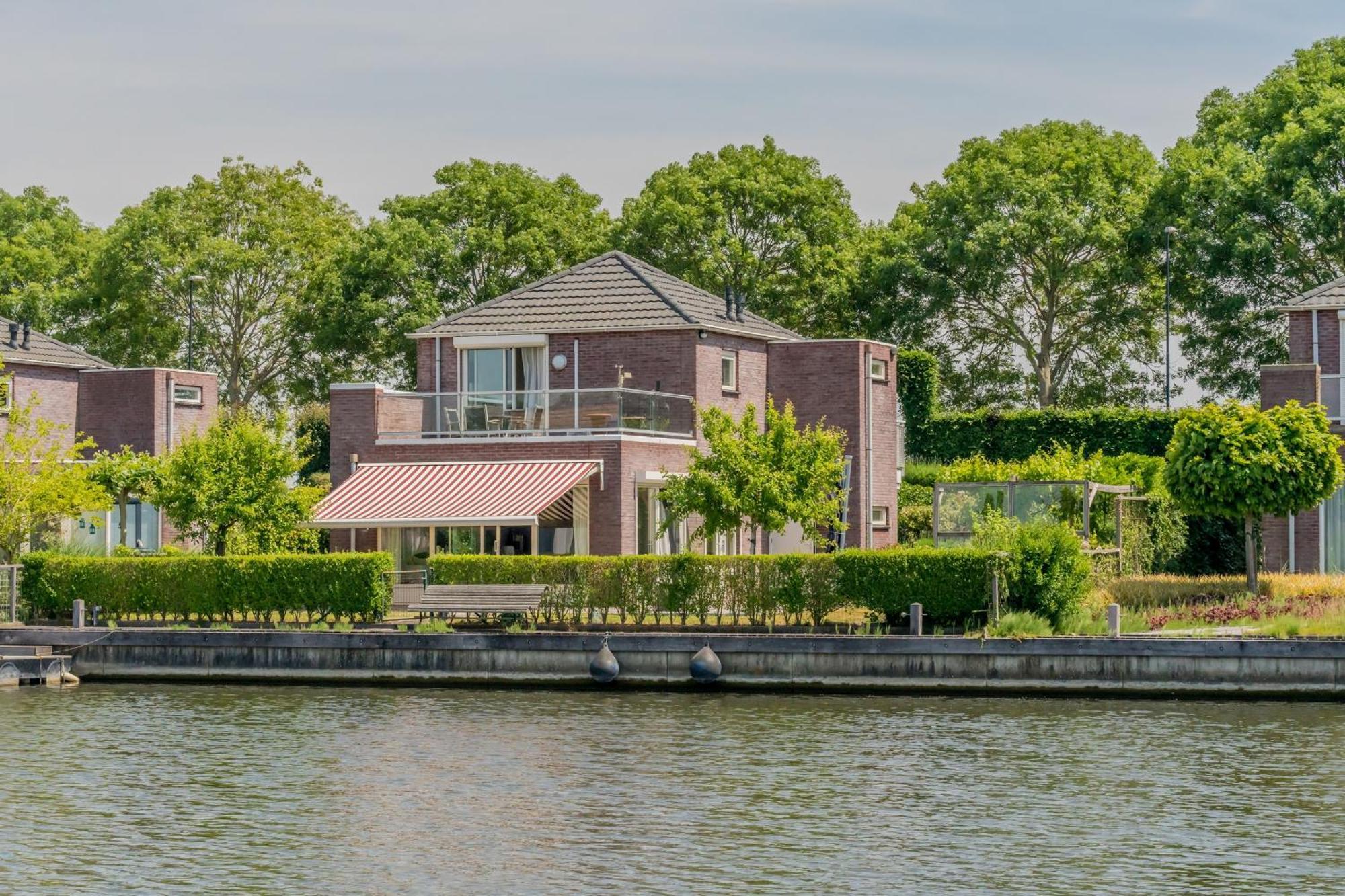 Nautic Rentals - Marinapark Oude-Tonge Экстерьер фото