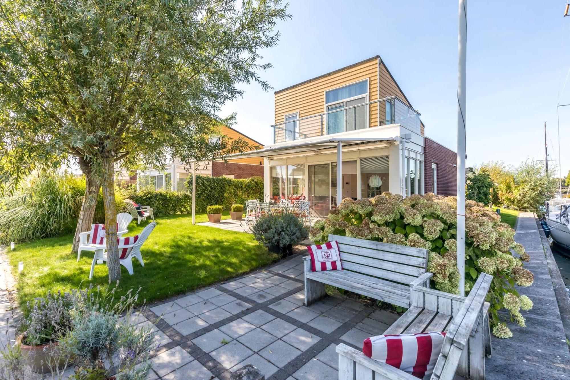 Nautic Rentals - Marinapark Oude-Tonge Экстерьер фото