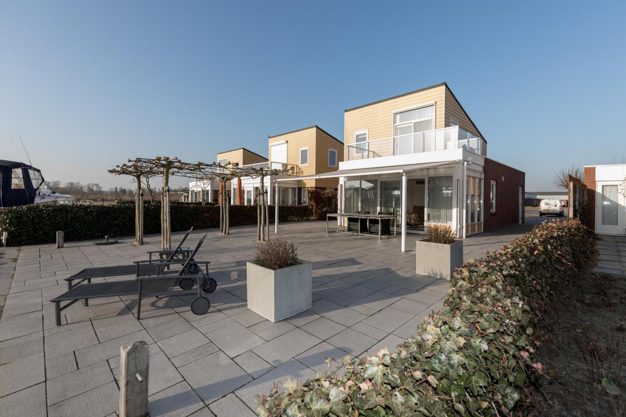 Nautic Rentals - Marinapark Oude-Tonge Экстерьер фото